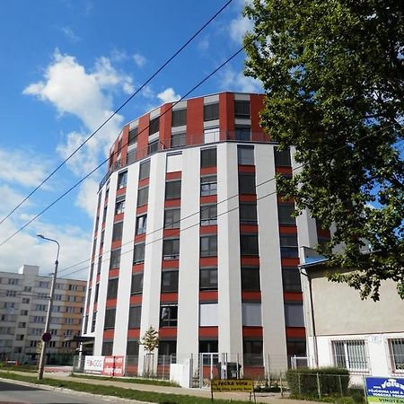 צ'סקה בודיוביצה Ubytovaci Zarizeni Koleje Pedagog מראה חיצוני תמונה