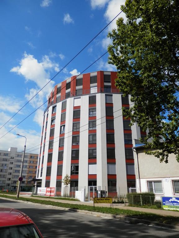 צ'סקה בודיוביצה Ubytovaci Zarizeni Koleje Pedagog מראה חיצוני תמונה