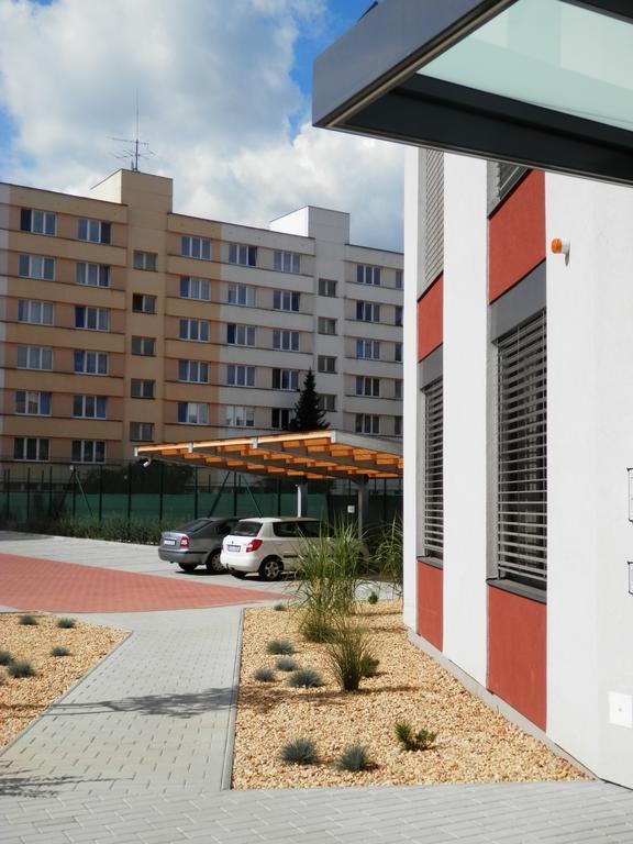 צ'סקה בודיוביצה Ubytovaci Zarizeni Koleje Pedagog מראה חיצוני תמונה